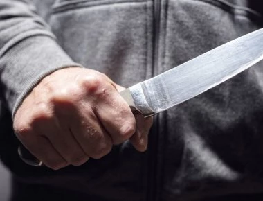 Του κάρφωσαν μαχαίρι στην πλάτη, σώθηκε, αλλά ισχυρίζεται ότι «δεν θυμάται τίποτα»!